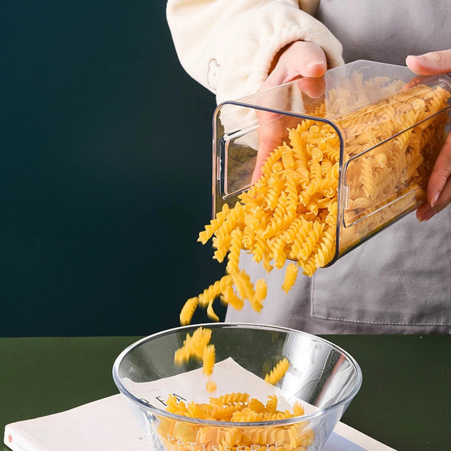 1800ml Food Storage Container Airtight Sealed Dry Food Storage Box For Kitchen