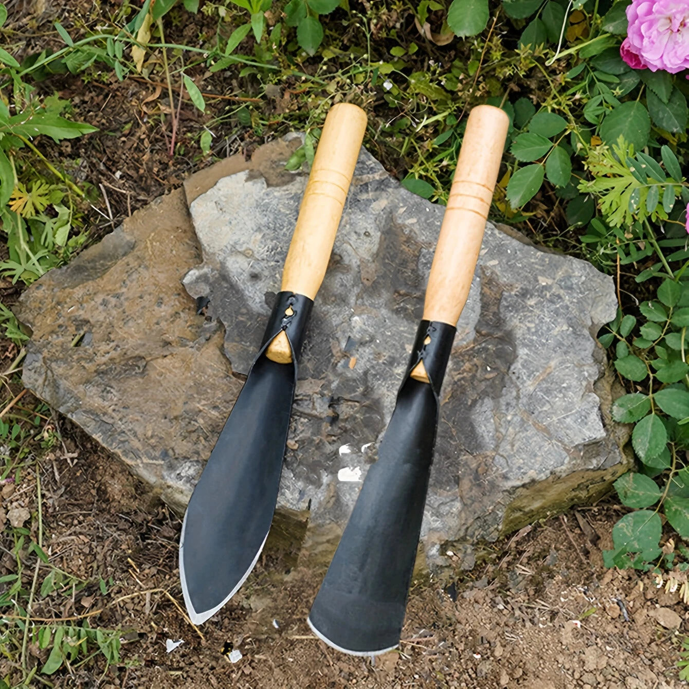Set of Two Metal Garden Shovels - Ideal for Digging, Transplanting, Planting