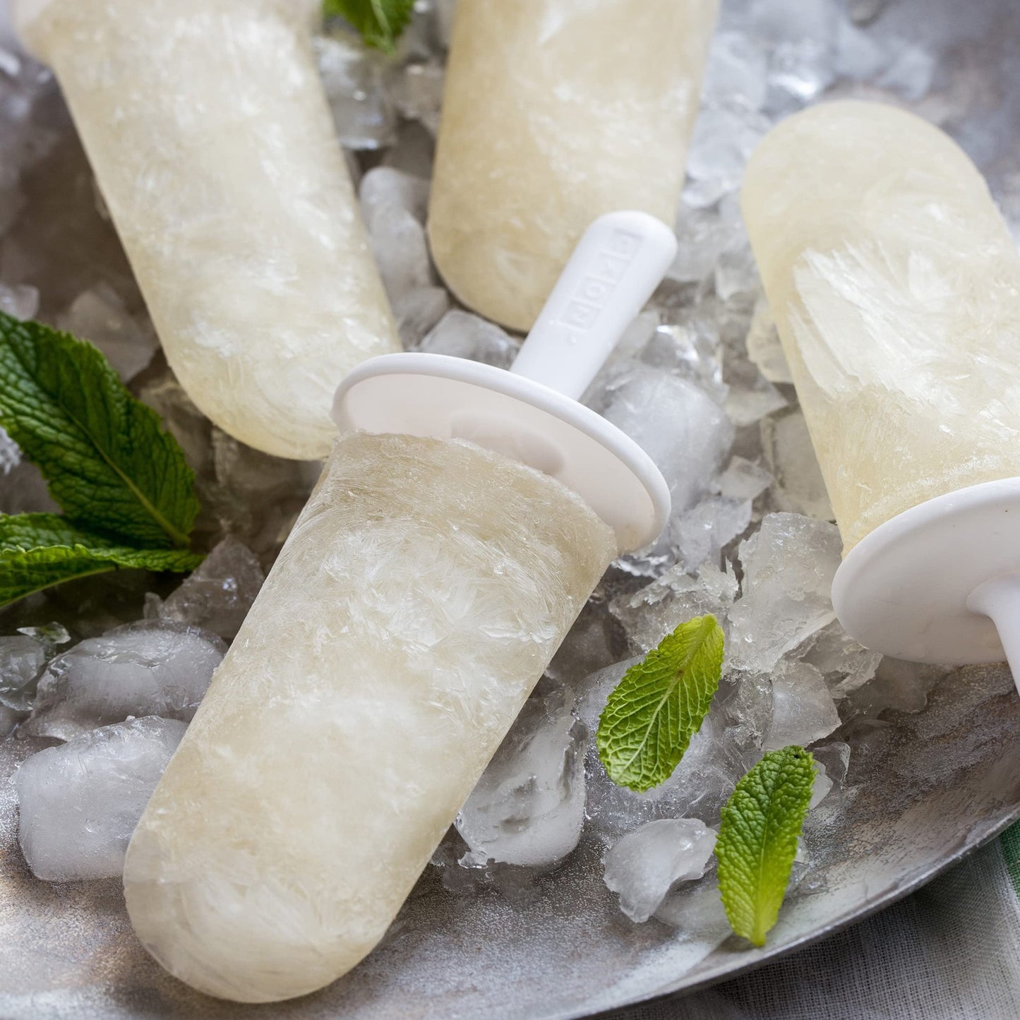 Classic Pop Molds, 6 Easy-release Popsicle Molds With Sticks and Drip-guards,...